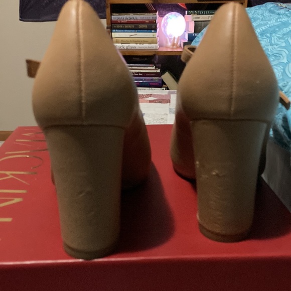 Nude heels - Picture 2 of 2
